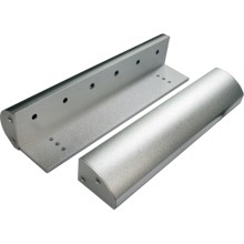 AccordTec LM-Z-KD-295A/350A- Кронштейн Z типа выполнен из алюминия и предназначен для крепления якоря электромагнитных замков на двери, открывающиеся внутрь.