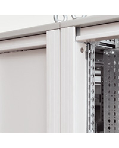 Облицовка Legrand 020561 в Калуге Аксессуары для стоек и шкафов Pintop.ru